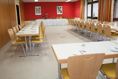 Der Geschäftsbereich oder Konferenzraum in der Unterkunft Hotel am Regenbogen