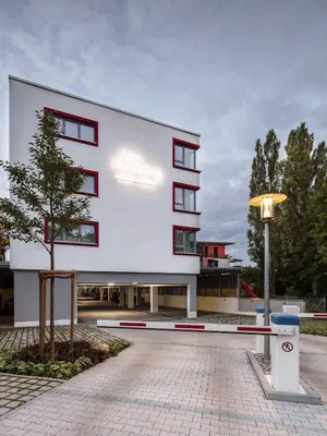 Das Gebäude in dem sich das Aparthotel befindet
