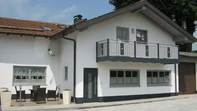 Das Gebäude in dem sich die Ferienwohnung befindet