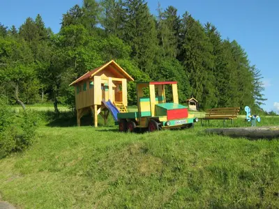 Ein Kinderspielbereich in der Unterkunft Ferienhof Jägersteig