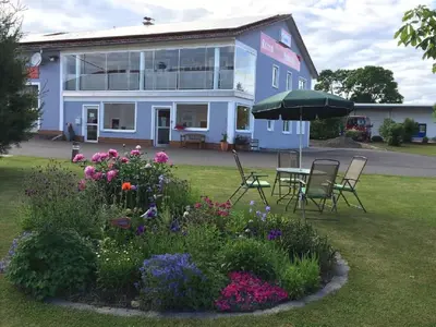 Ein Garten an der Unterkunft Monis Ferienwohnung