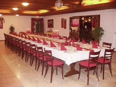 Ein Restaurant oder anderes Speiselokal in der Unterkunft Hotel IGEL GbR
