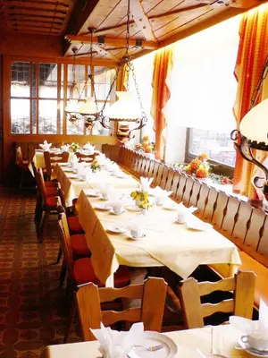Ein Restaurant oder anderes Speiselokal in der Unterkunft Hotel IGEL GbR