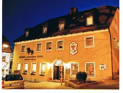 Das Gebäude in dem sich das Gasthaus befindet