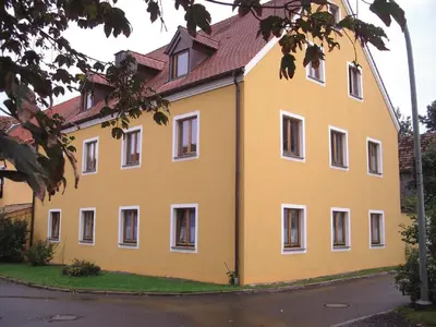 Das Gebäude in dem sich die Pension befindet