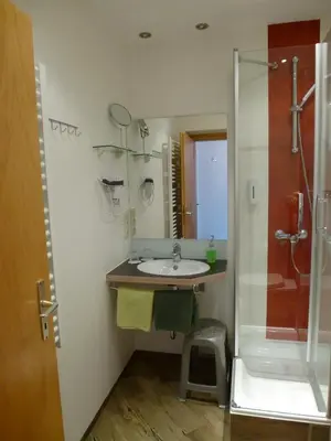 Ein Badezimmer in der Unterkunft Hotel-Gasthof 