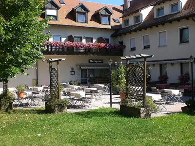 Ein Garten an der Unterkunft Hotel-Gasthof 