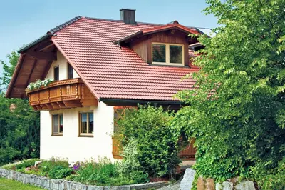 Das Gebäude in dem sich die Ferienwohnung befindet