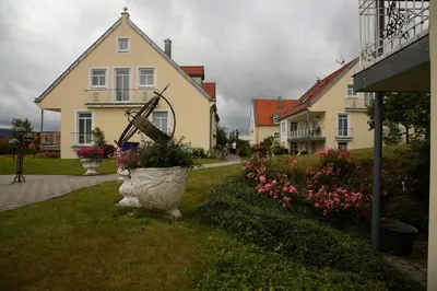 Ein Garten an der Unterkunft ausZEIT - Ihr Sibyllenbad Gästehaus