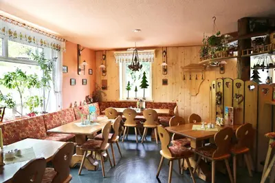 Ein Sitzbereich in der Unterkunft Gaststätte & Pension Waldquell