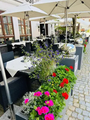 Ein Restaurant oder anderes Speiselokal in der Unterkunft Hotel Gasthof Zur Post
