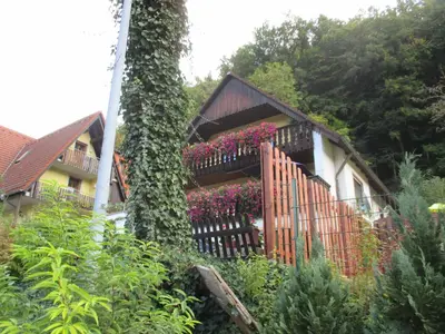 Ein Garten an der Unterkunft Apartments in Behringersmühle