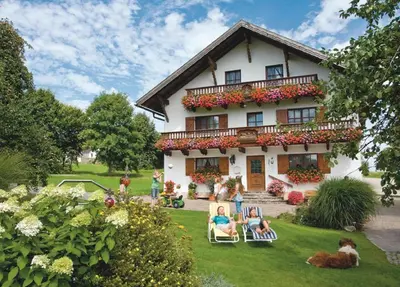 Ein Garten an der Unterkunft Wofahanslhof