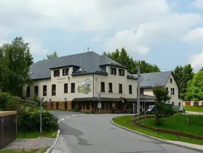 Das Gebäude in dem sich das Hotel befindet