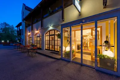 Das Gebäude in dem sich das Hotel befindet
