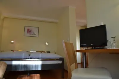 TV/Unterhaltungsangebot in der Unterkunft Hotel Konditorei Cafe Dora