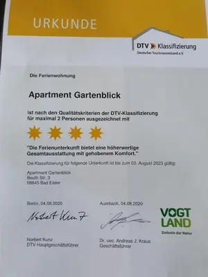 Ein Zertifikat, Auszeichnung, Logo oder anderes Dokument, das in der Unterkunft Haus 