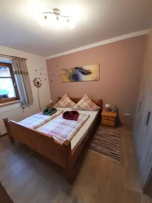 Ein Bett oder Betten in einem Zimmer der Unterkunft Ferienwohnung Beate Zierer