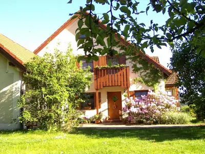 Ein Garten an der Unterkunft Ferienwohnung Beate Zierer