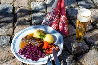 Essen im Hotel oder in der Nähe