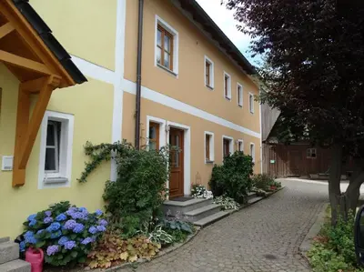 Das Gebäude in dem sich die Ferienwohnung befindet