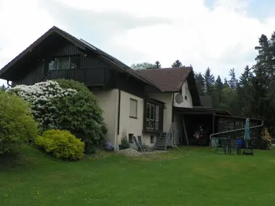Das Gebäude in dem sich die Ferienwohnung befindet