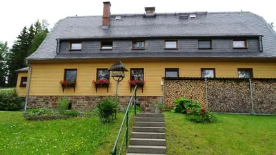 Ein Garten an der Unterkunft Ferienwohnung Wasserfloh