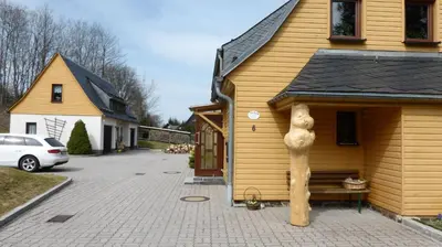 Das Gebäude in dem sich die Ferienwohnung befindet