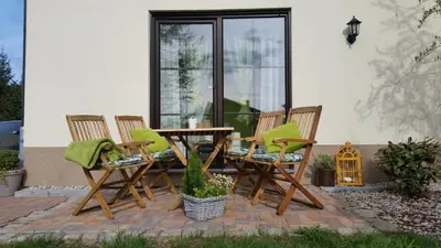 Ein Garten an der Unterkunft Ferienwohnung Familie Leupold