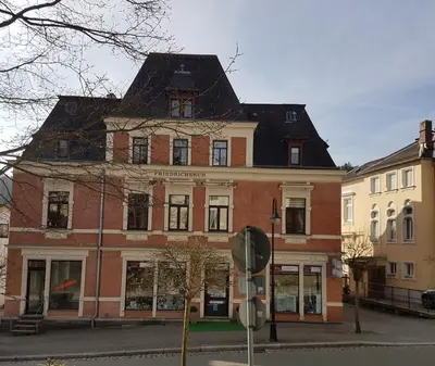 Das Gebäude in dem sich die Ferienwohnung befindet