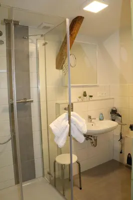 Ein Badezimmer in der Unterkunft Fewo Friedrichsruh