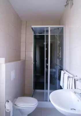 Ein Badezimmer in der Unterkunft Gaststätte Schwenksaal