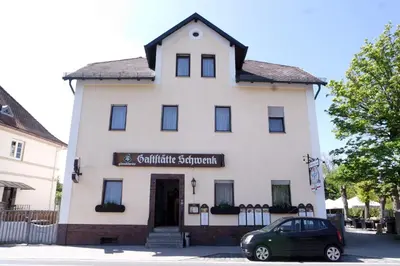 Das Gebäude in dem sich das Gasthaus befindet