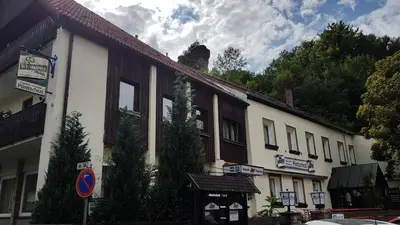 Das Gebäude in dem sich die Pension befindet