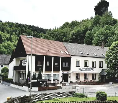 Das Gebäude in dem sich die Pension befindet