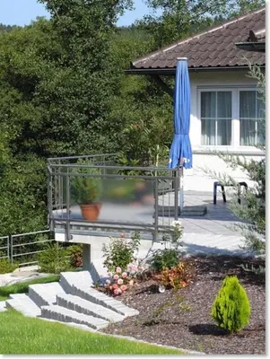Ein Garten an der Unterkunft Landgasthof Am Sonnenhang