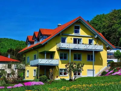 Das Gebäude in dem sich die Ferienwohnung befindet