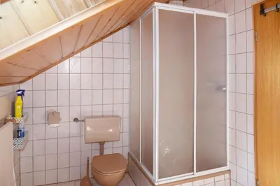Ein Badezimmer in der Unterkunft Haus Annemarie