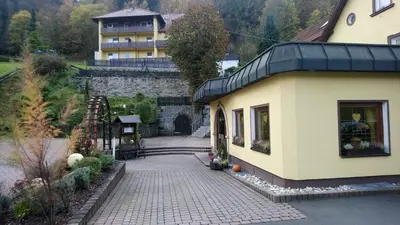 Das Gebäude in dem sich die Pension befindet