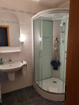 Ein Badezimmer in der Unterkunft Pension Fuchsbau