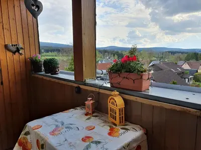 Ein allgemeiner Bergblick oder ein Berglick von der Ferienwohnung aus