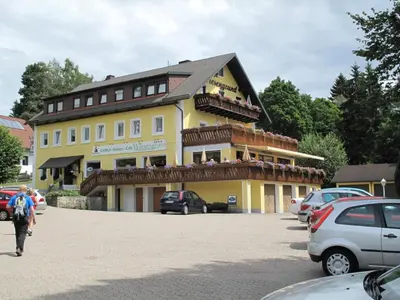 Das Gebäude in dem sich die Pension befindet