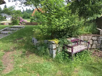 Ein Garten an der Unterkunft Ferienwohnung Söllner