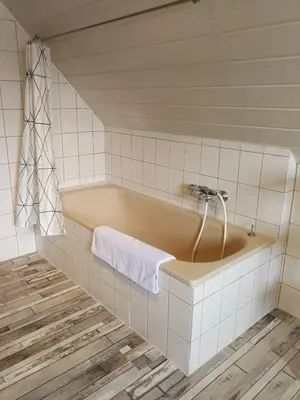 Ein Badezimmer in der Unterkunft Gasthof Zur Burg