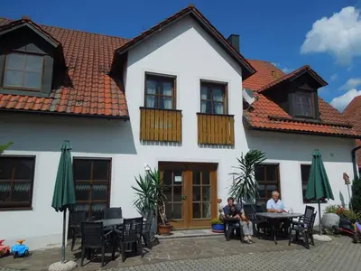 Das Gebäude in dem sich die Ferienwohnung befindet