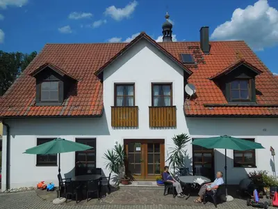 Das Gebäude in dem sich die Ferienwohnung befindet