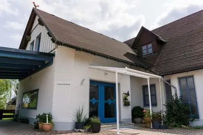 Das Gebäude in dem sich die Ferienwohnung befindet