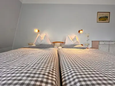 Ein Bett oder Betten in einem Zimmer der Unterkunft Pension zum Löwen, Parkplatz, Wlan, Zentral