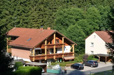 Das Gebäude in dem sich die Pension befindet