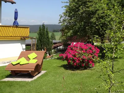 Ein Garten an der Unterkunft Ferienwohnungen Schallerhof